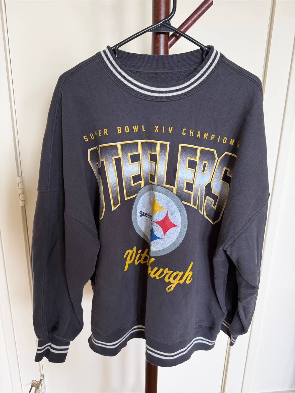 Abercrombie & Fitch Graphic Pittsburgh Steelers Crewneck